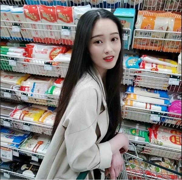 风Sao妩媚的妹子